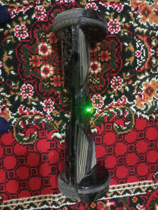 гироскутер xali yangi kalonkasi ishlaydi zaryadchigi bor