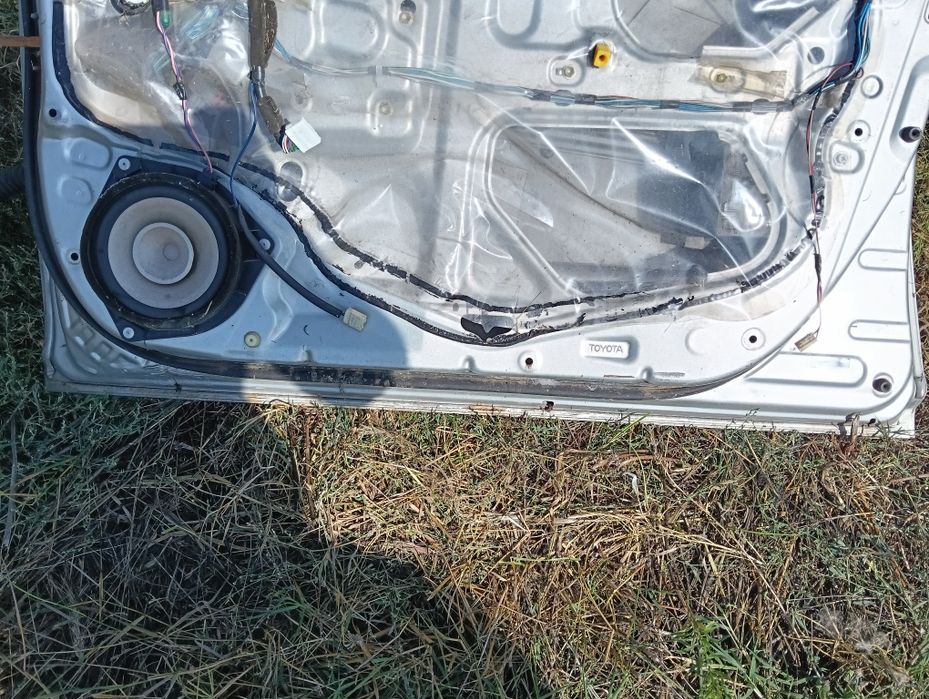 Ușa Dreaptă Fata Toyota Avensis T25