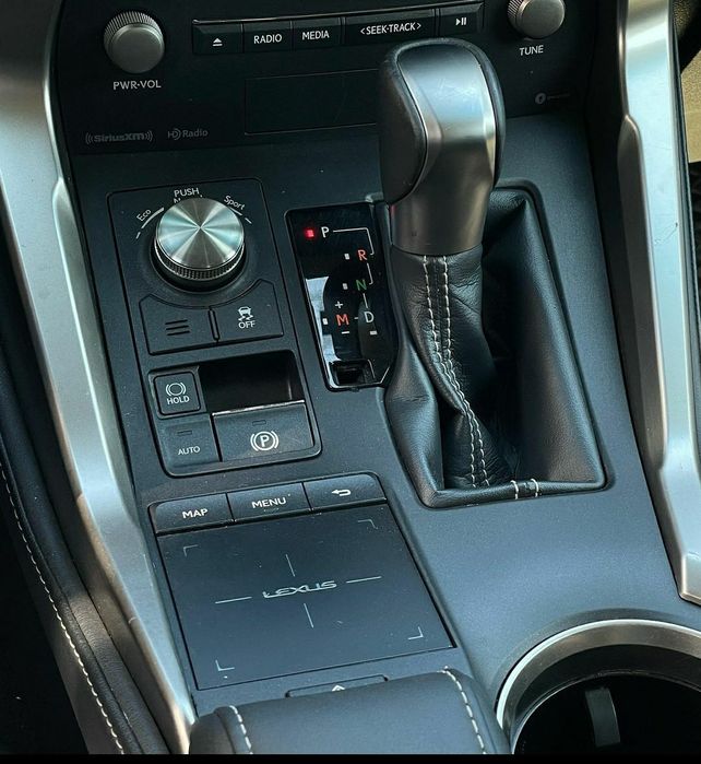 СРОЧНО ПРОДАМ Lexus NX 300, 2018 г.,