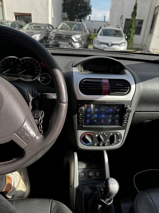 Opel tigra.