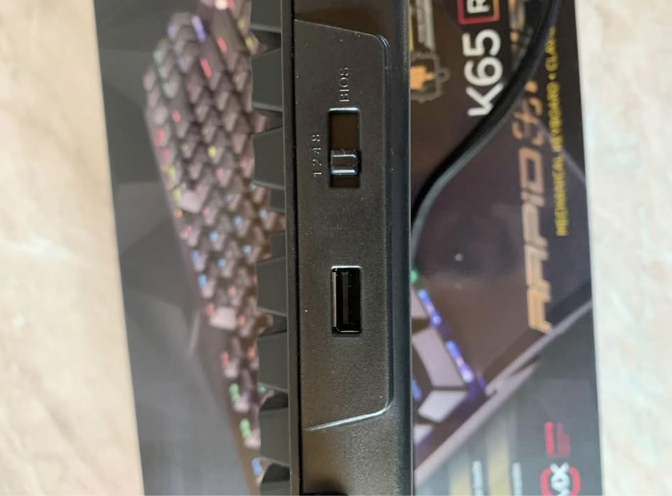 Tastatura Mecanica CORSAIR K65 RGP RAPID FIRE