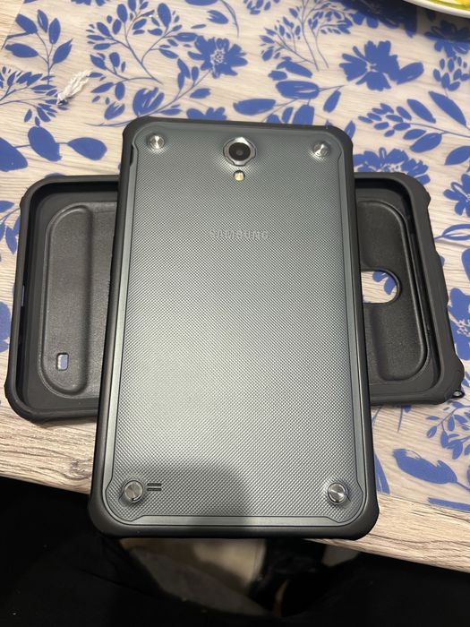 Tableta samsung impecabila galaxy tab active cu carela sim