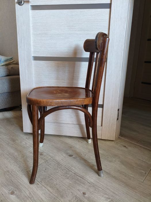 Продам стулья 6 штук