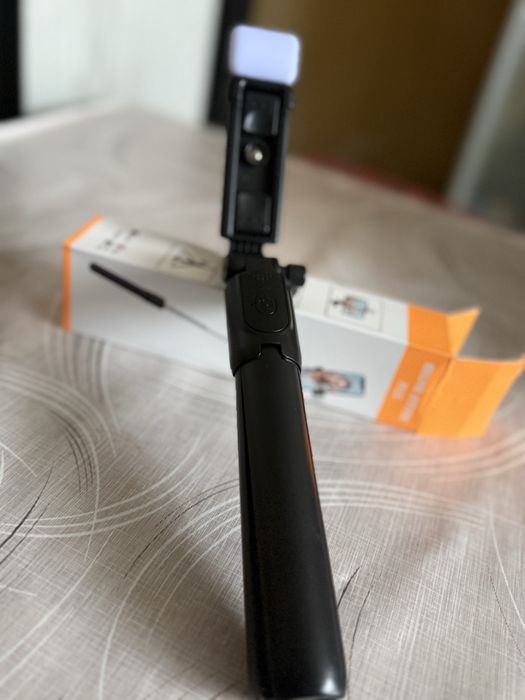 Bluetooth селфи стик R1S