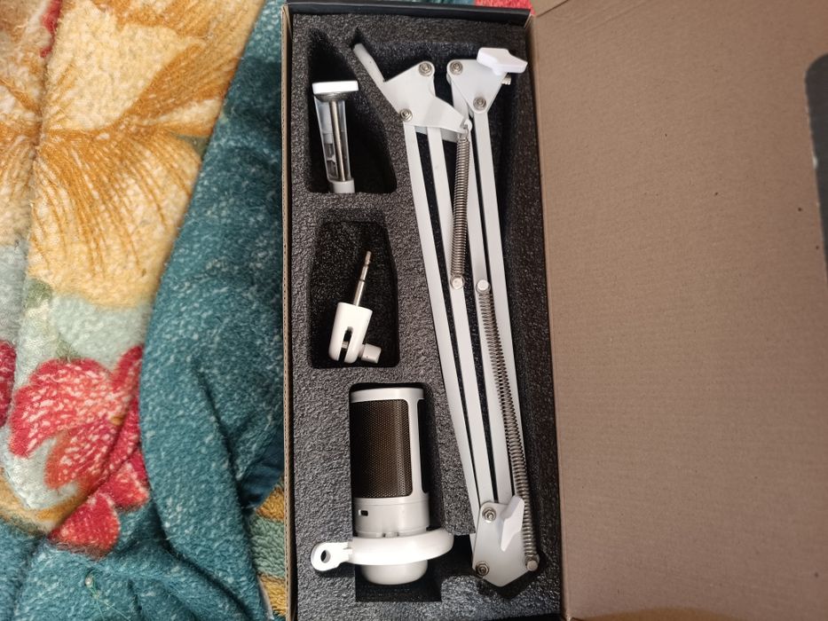 Микрофон на пантографе