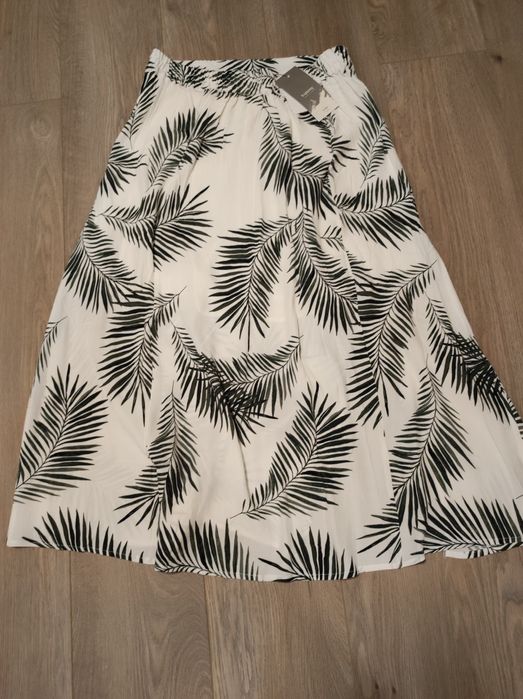 Fusta B.Young noua, 38