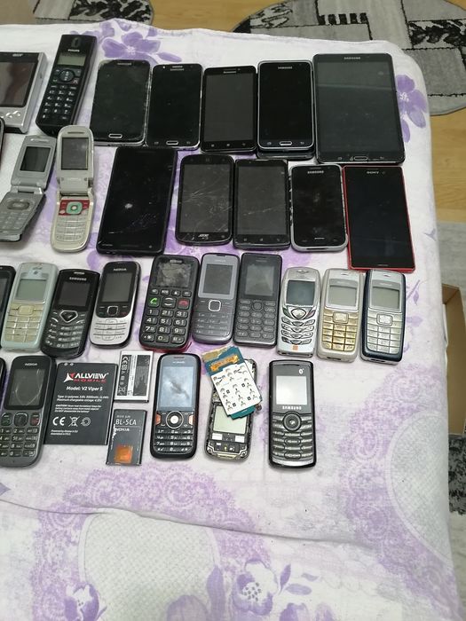 Telefoane bune si defecte
