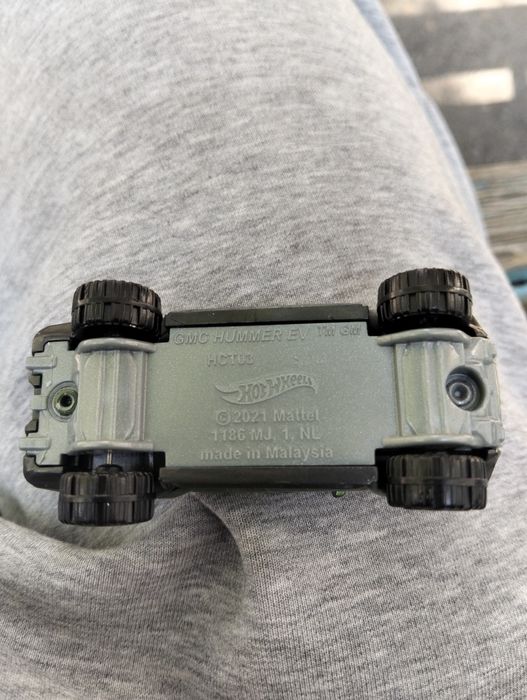 Машинка Hootwheels