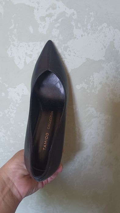 Продам женские туфли