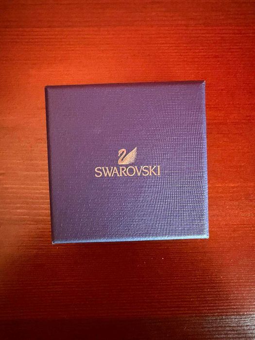 Swarovski - оригинален, нов, красив сет (колие + обеци).