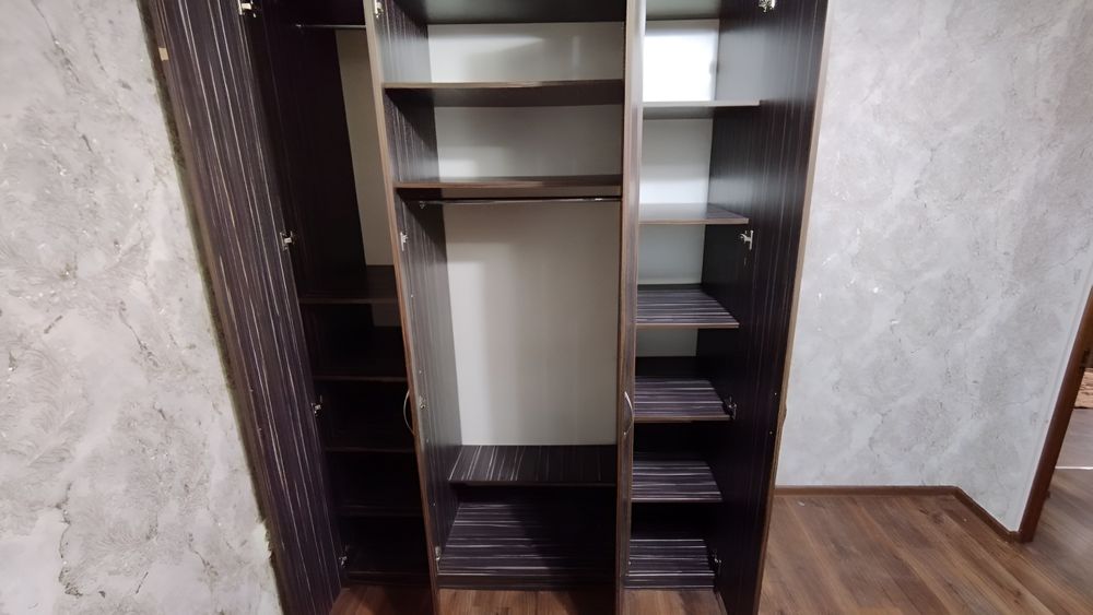 Продам Шкаф б/у.