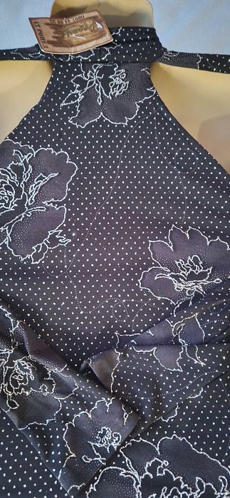 Хит цена! Черна блестяща рокля по тялото