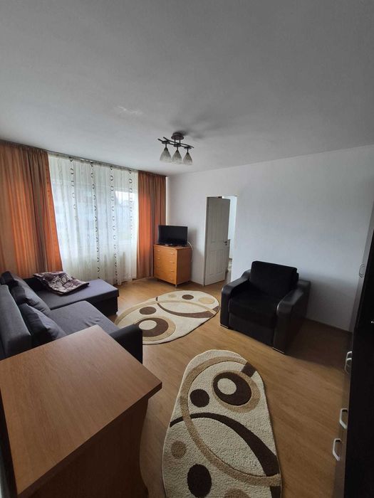 Proprietar, inchiriez apartament cu 2 camere mobilat şi utilat.