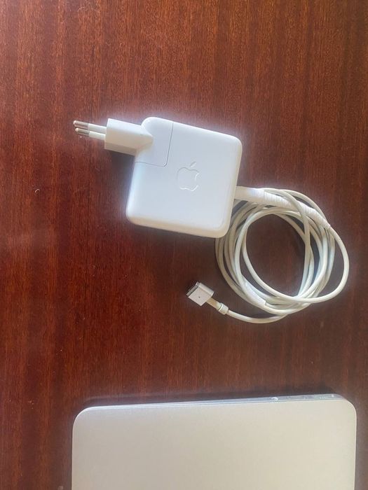 MacBook air 11 в отличном состоянии
