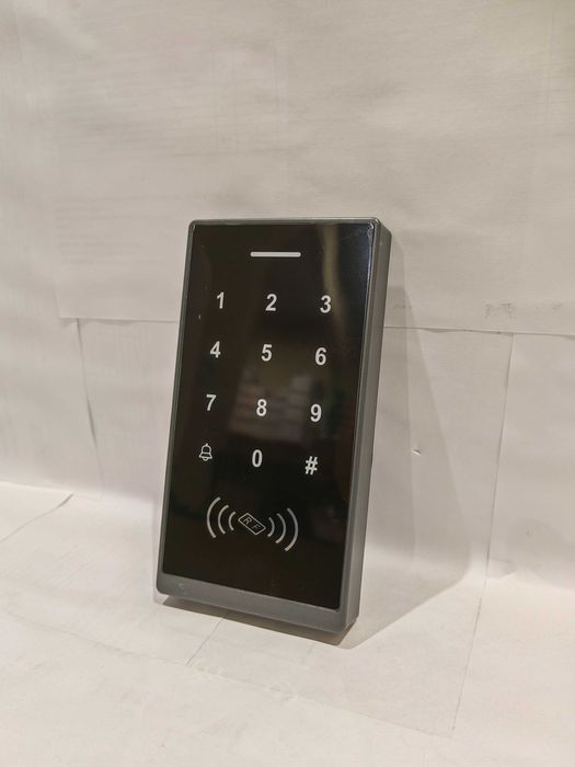 Сенсорная кодонаборная панель со считывателем
