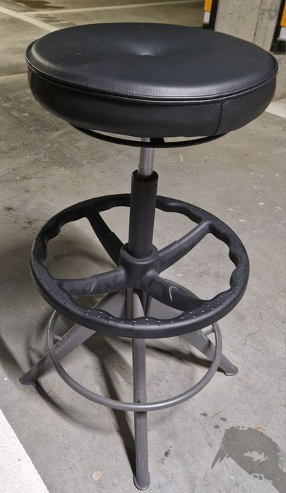 Scaune de bar rotative