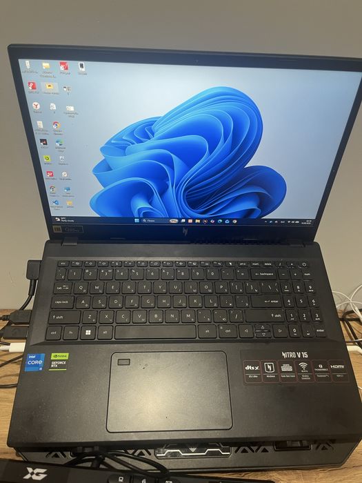 acer nitro v15 .