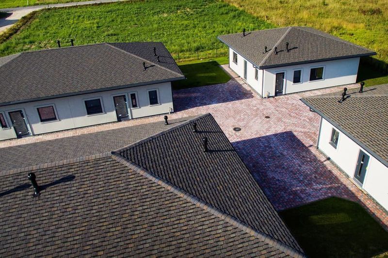 Черепица гибкая трехслойная. Металлочерепица, осп, водосток, софиты