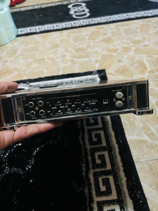 Бас каса и осилвател