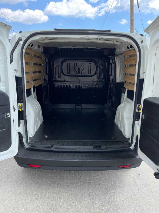 Vand fiat doblo cargo profesional 1.3 diesel an 2016