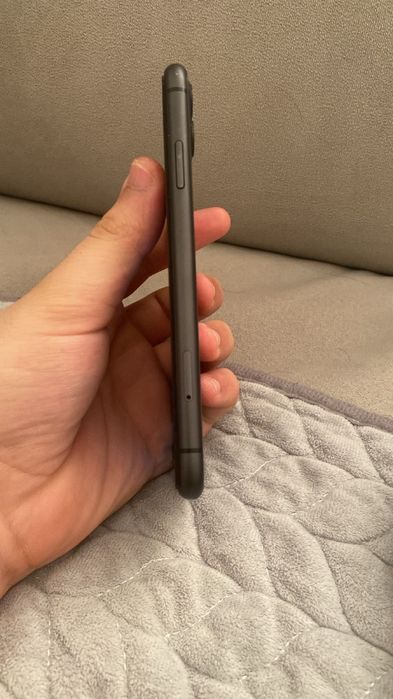 Продам iPhone 11