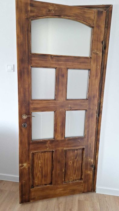 Vand usi de interior din lemn