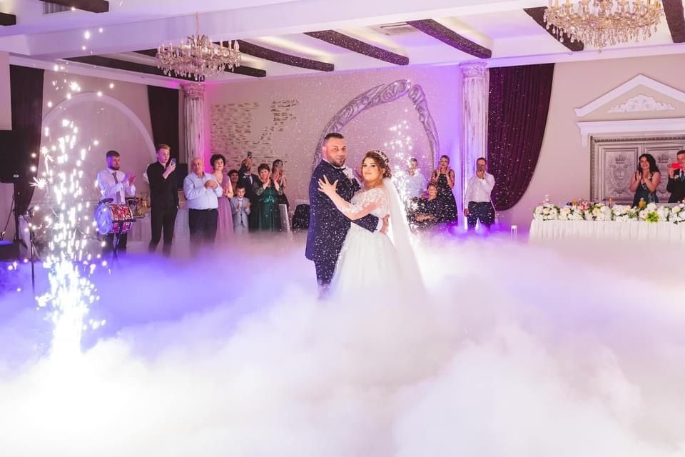 Artificii exterior , dansu mirilor , gheata carbonica fum greu