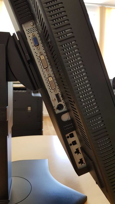 Monitor profesional NEC 24"