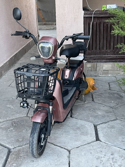 Электроскутер.