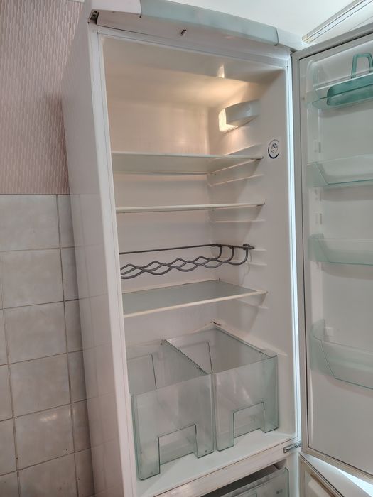 Продам холодильник Electrolux