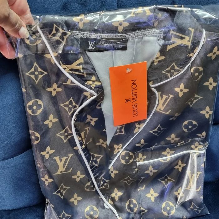 Pijamale saten. Versace. Dior Luis vuiton