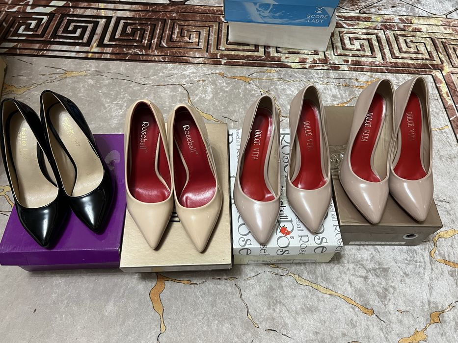 Лабутены разные