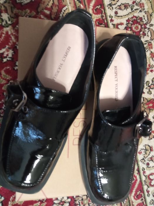 Продам кожаные ботинки