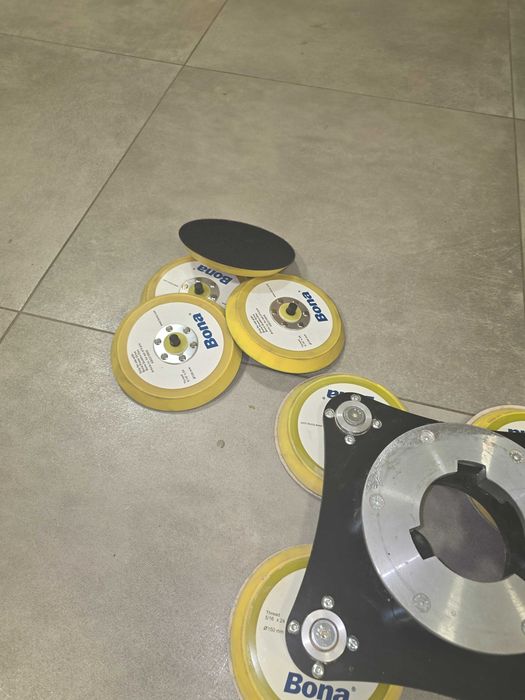 Продавам Bona Power Drive на 100кв.м отличен