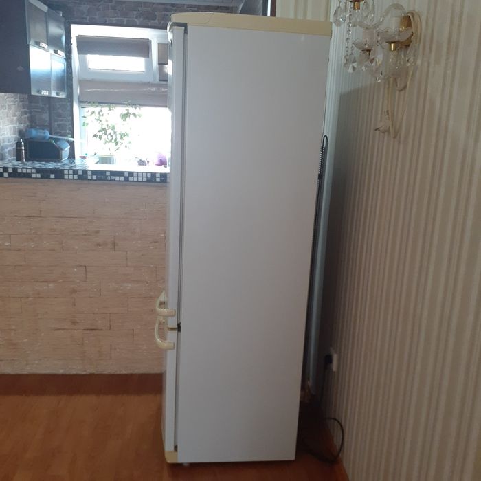 Бытовая техника холодильник