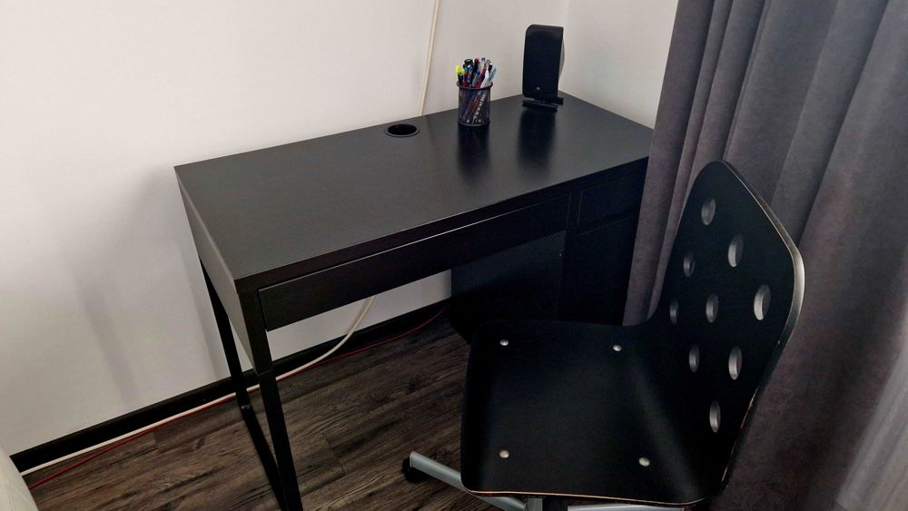 Birou si scaun birou lemn Ikea