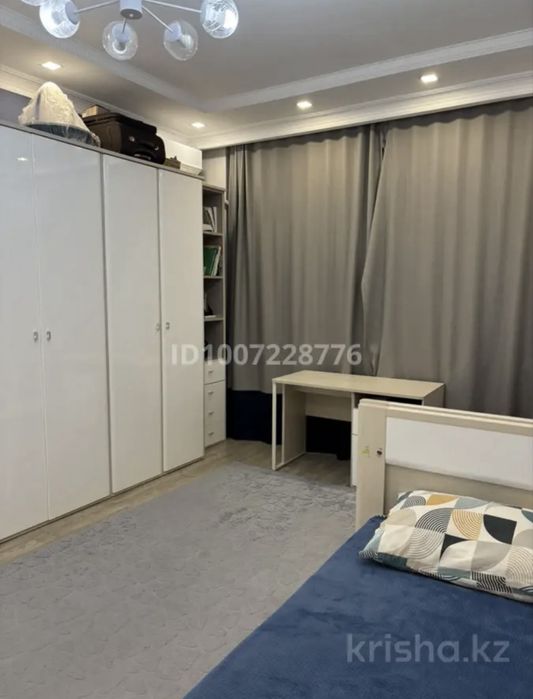 Продам 4-комнатную квартиру