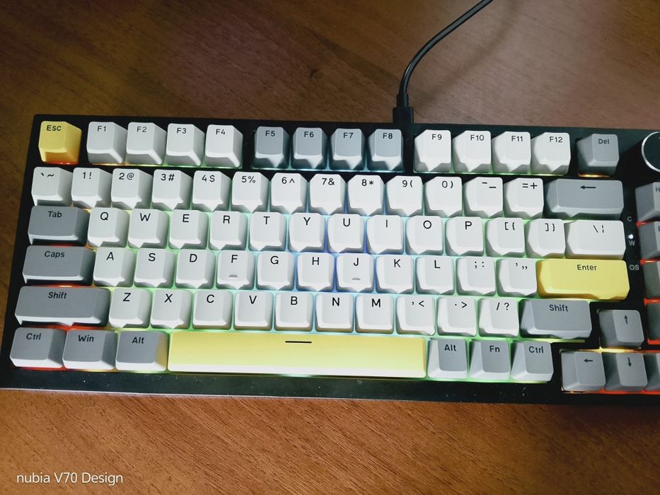 Продам клавиатуру ajazz ak820