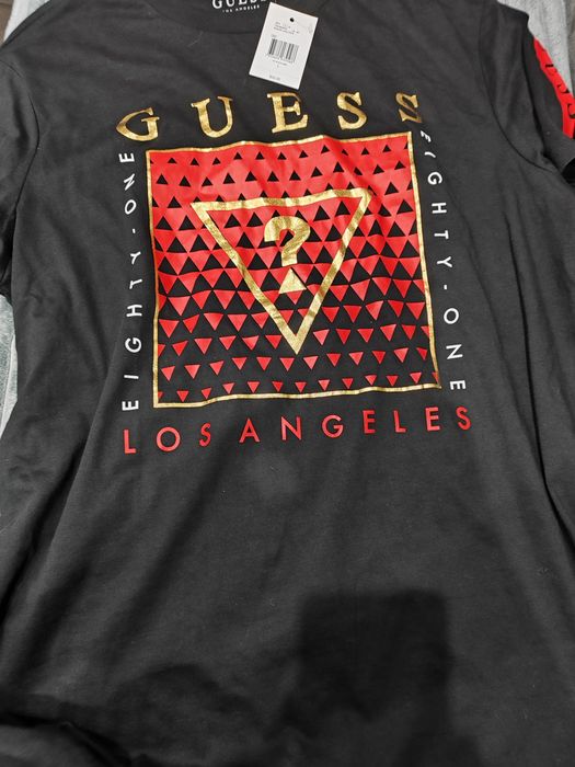 Тениски на Guess