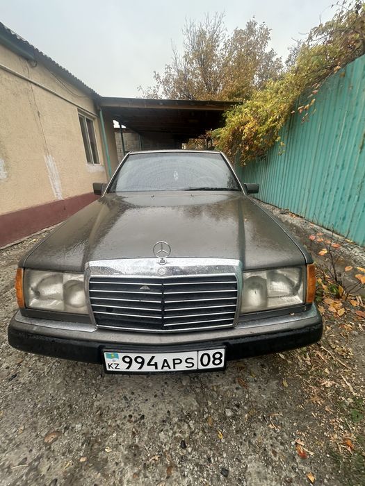 Мерседес 124 2.3