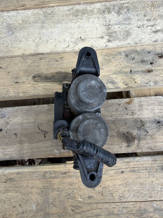 Клапан / Кранче за парно за BMW E39 E53 / Range Rover L322 – 64128374995
