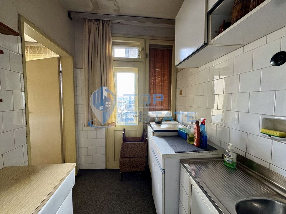 Многостаен тухлен апартамент с гараж в град Полски Тръмбеш, област Ве