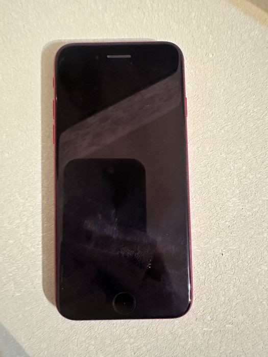 продам айфон SE, в хорошом состоение