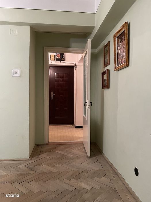 Negociabil, ultracentral 2 camere decomandate 51,4 mp