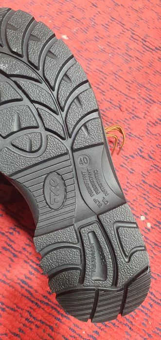 Продам спец. Обувь 40 размер