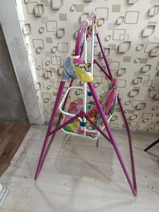 Качели детский .