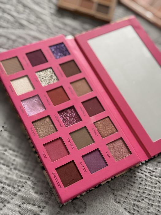 Палитри сенки и хайлайтър