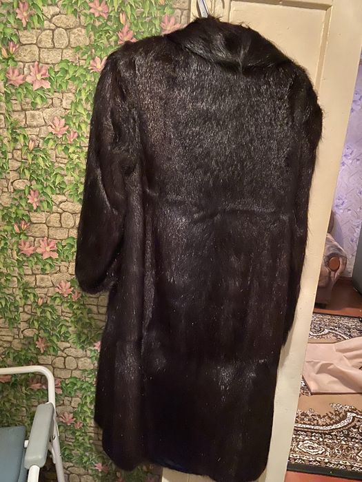 Продам  шубу нутрия