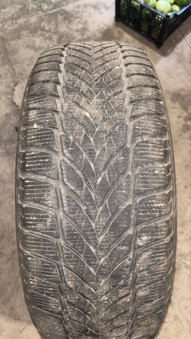 продам резину липучка 2 шт