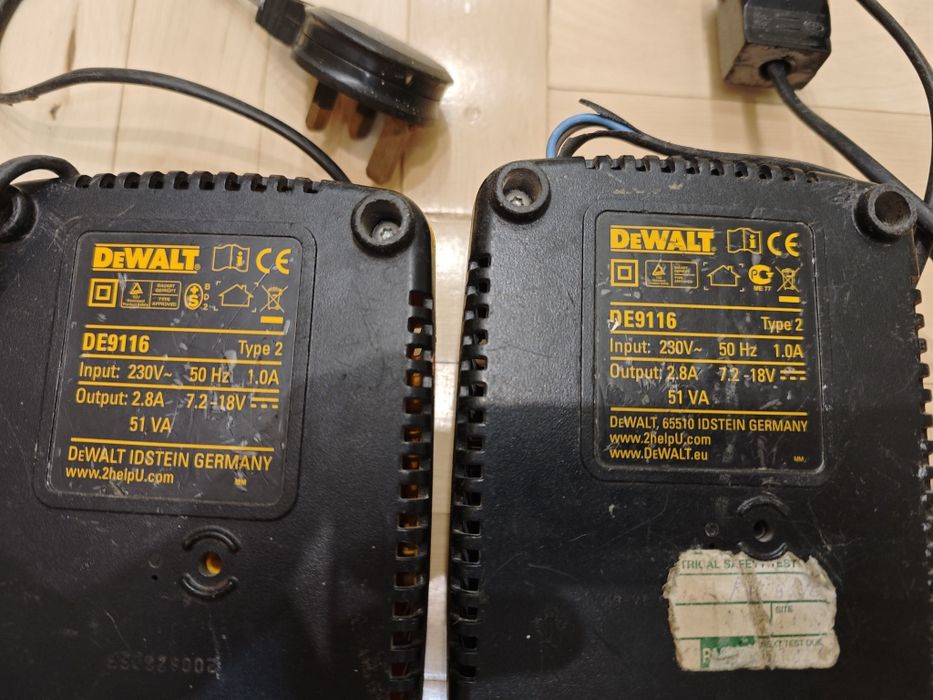 Продавам 2 бр. зарядни DeWalt DE9116.